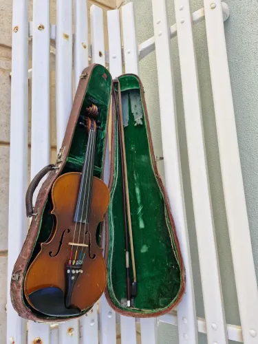 Violino antigo modelo Stradiwarius