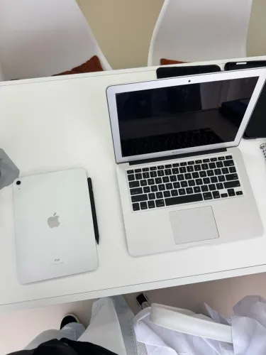 Macbook Air e Ipad 10