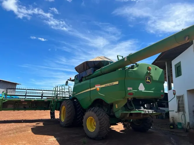 COLHEITADEIRA JOHN DEERE S670 ANO 2017
