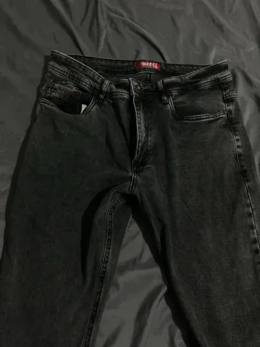CALÇA JEANS DIESEL PRETA TAM 40