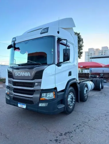 Scania p360 8x2 ano 2019 único dono