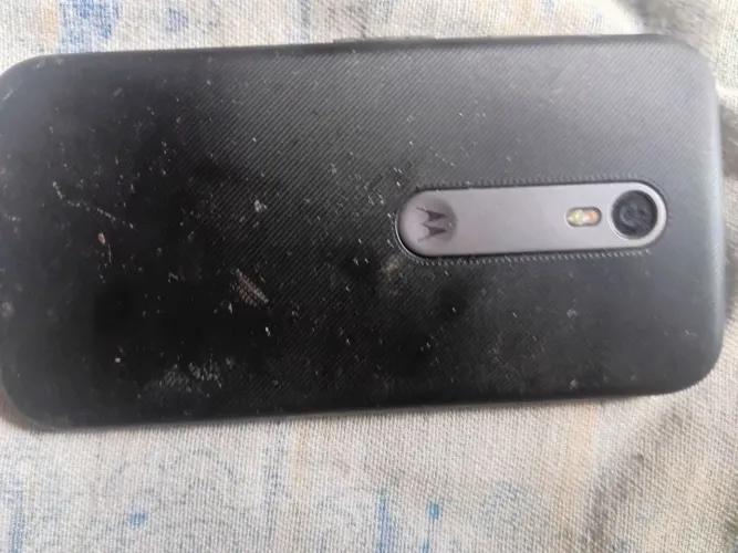 Vendo 5 telefone celular usados e danificados, interessante para retirar peças 