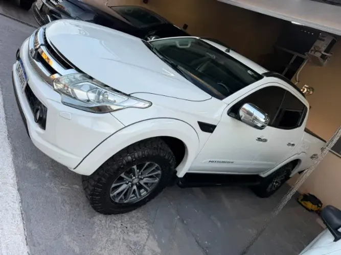 Mitsubishi L200 Triton Sport HPE-S 2.4 CD Dies. AUT 2020