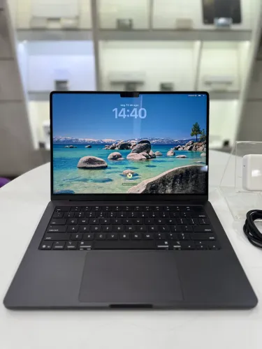Macbook Pro 14" Chip M5 16GB 1TB SSD - Space Black - Seminovo