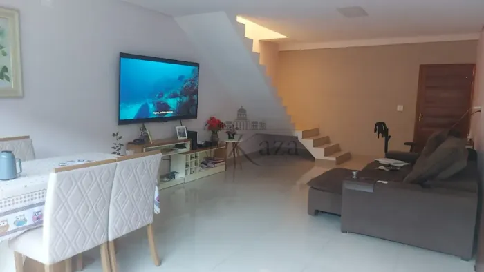 Oportunidade - Casa em Condomínio - Condomínio Recanto da Serra - Urbanova - 3 Dormitórios
