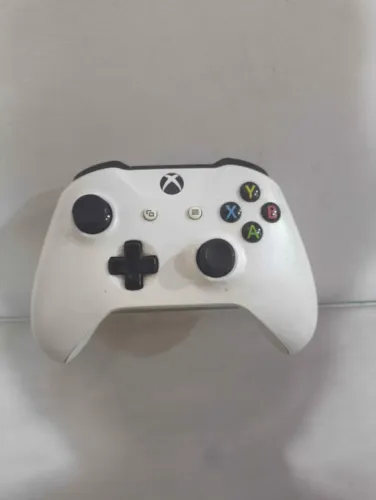 Controle Xbox One Original ? defeito na entrada de cabo, funciona por pilha