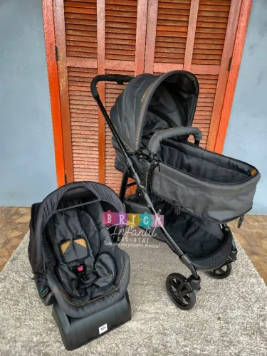 Carrinho Moisés com bebê conforto e base veicular