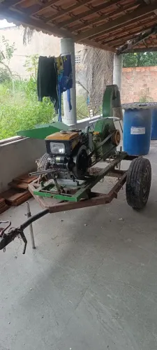 Ensiladeira com motor a diesel
