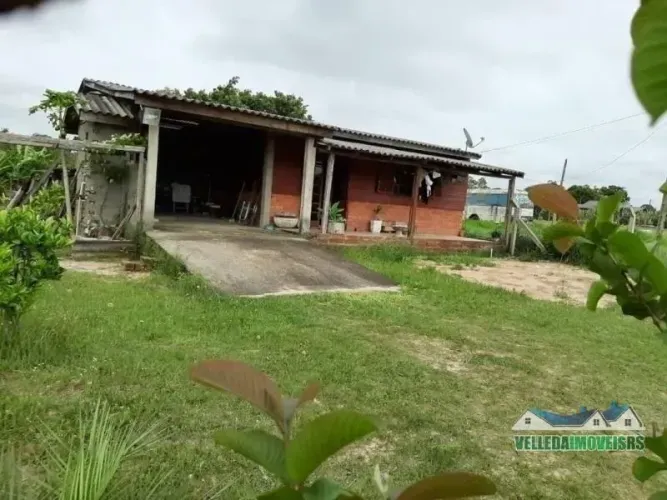 Velleda oferece lindíssimo sítio em Águas Claras a somente 600 metros do asfalto