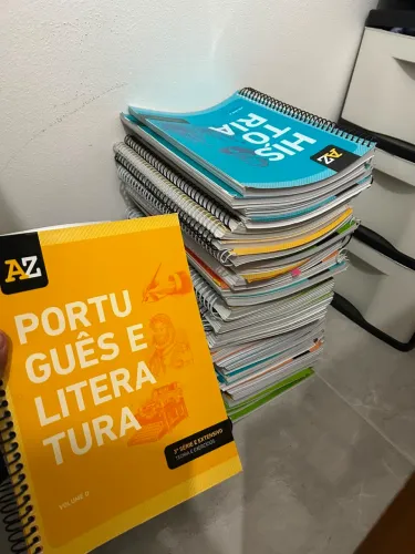 Vendo livros didáticos do curso AZ