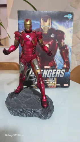 Kotobukiya Avengers Iron Man Mark 7 ARTFX 1/6 Statue