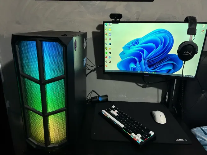 PC Gamer Completo RTX 3060 Ti Ryzen 7 5800X + Monitor 180Hz