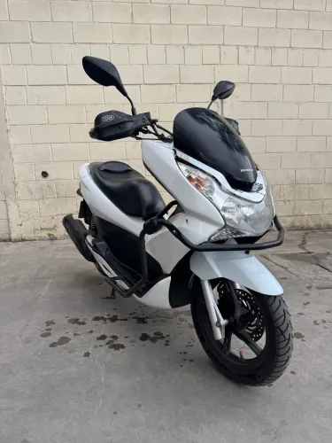 HONDA PCX 150 2015 - ECONÔMICA E PRONTA PARA USO