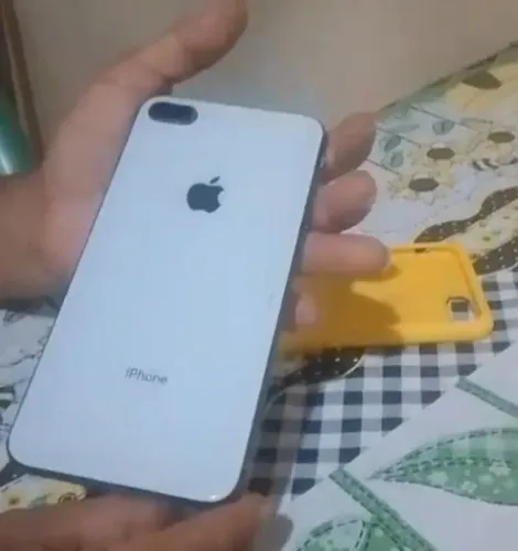 iPhone 8 semi-novo a venda