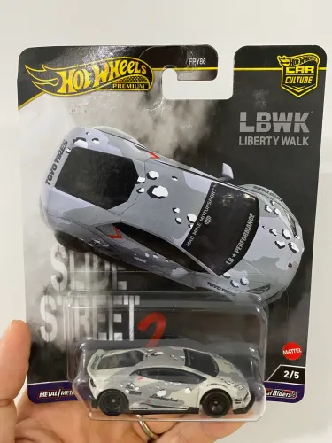 Hot Wheels Premium Huracan LBWK