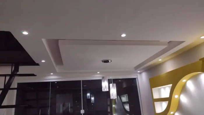 Gesseiro,Drywall,Elétrica e Pintura.