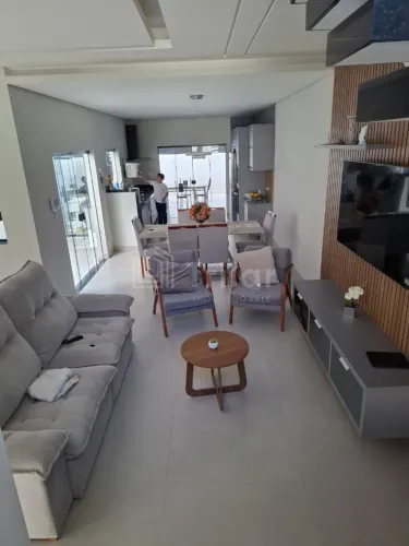 LOCAÇÃO OPORTUNIDADE - SOBRADO SEMI NOVO C/3 DORMS, SENDO 1 SUÍTE - EXCELENTE LOCALIZAÇÃO