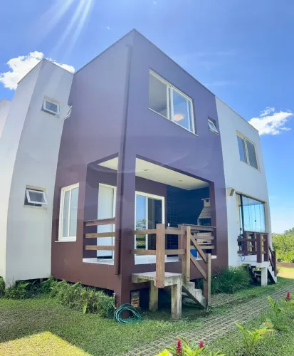 Casa Charmosa em Condomínio Exclusivo na Praia de Boracéia - São Sebastião/SP: 3 Quartos,