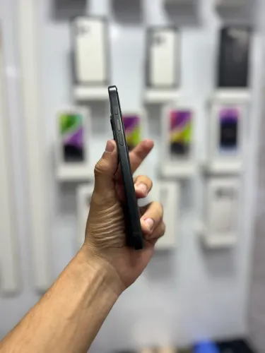 iPhone 16 Pro - 256GB ( seminovo )