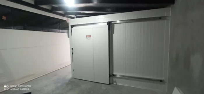 CAMARA DE CONGELADOS 3X3 COM PORTA DE CORRER