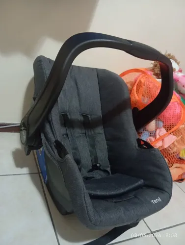 Vendo bebê conforto 