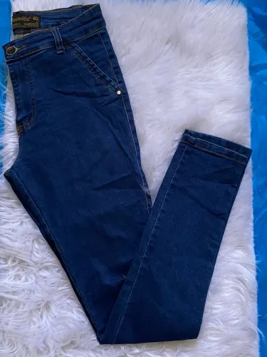 Calça jeans TAM 40 super nova feminina