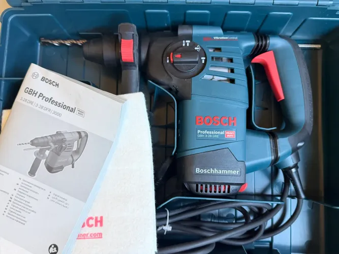 Martelete / Martelo Rompedor 800W SDS Plus Bosch GBH 3-28 DRE 220V
