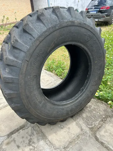 PNEU RETRO 17.5-25 TITAN SEMI-NOVO
