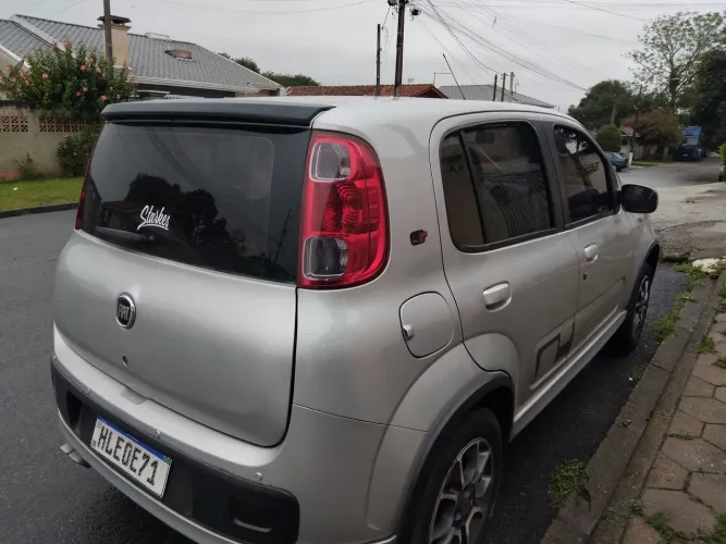 Fiat Uno Sporting 1.4 EVO Fire Flex 8V 4P 2012