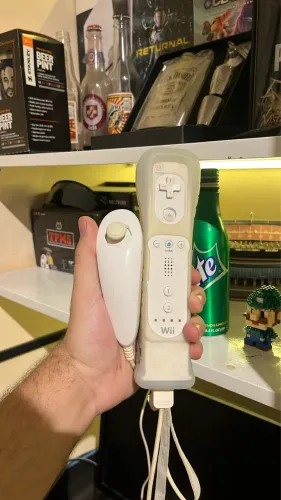 WII REMOTE + NUNCHUK + WII MOTIONplus !