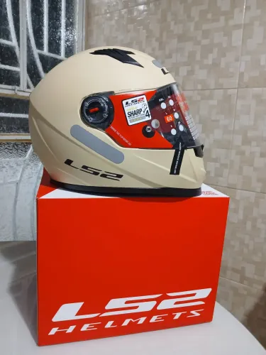 Vendo esse capacete da LS2 novo