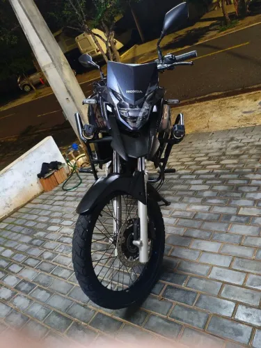 XRE 300 2022