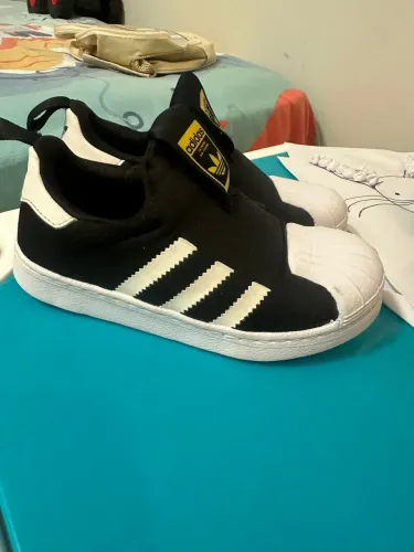 Sapatos semi novos