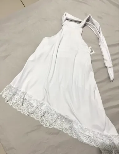 Blusa branca gola alta