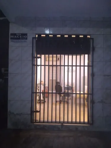 Aluga-se ponto comercial
