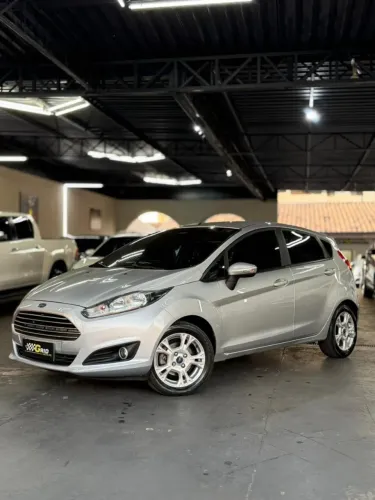 Ford Fiesta 1.6 SE Hatch 16V Flex 4P Powershift 2016