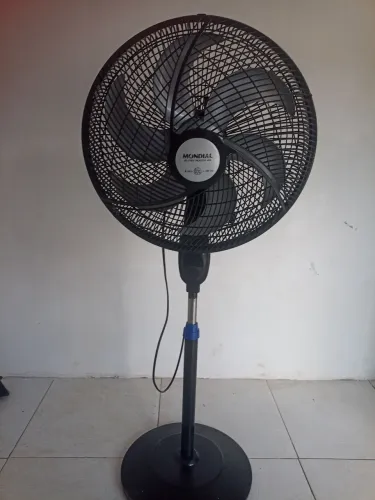 Ventilador de pé potente mundial