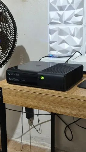 Xbox 360 500GB 2 controles 