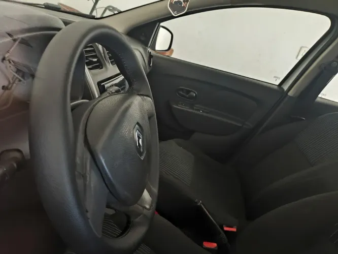 Alugo Renault Sandero 2017