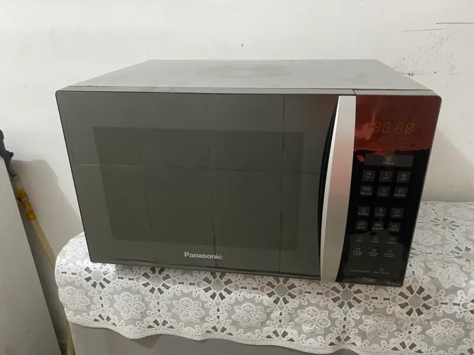 Microondas Panasonic espelhado 31 litros