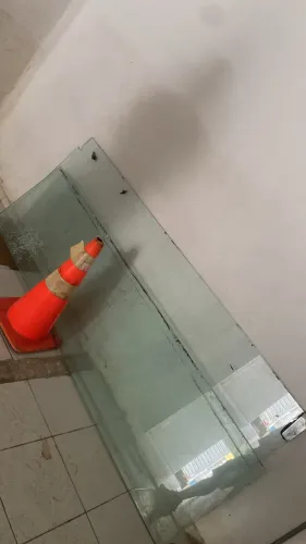 Vendo porta de vidro