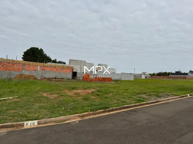 Terreno à venda no Condomínio Quinta do Engenho em Rio das Pedras