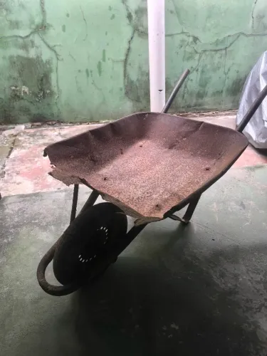 Carrinho de Mão Usado