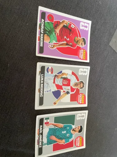 3 Figurinhas extras