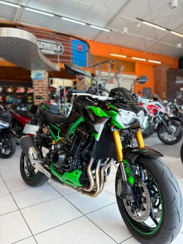 KAWASAKI Z900 R EDITION