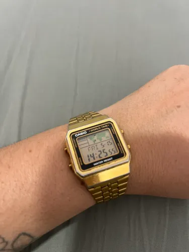 Relógio Casio A500W World Time dourado original. Modelo clássico