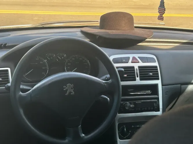 Peugeot 307 Soleil/ Presence 1.6/1.6 Flex 16V 5P 2011