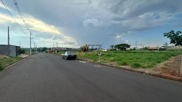 Terreno de 200m² plano à venda no Jardim dos Jatobás 2 - Ipiguá, SP