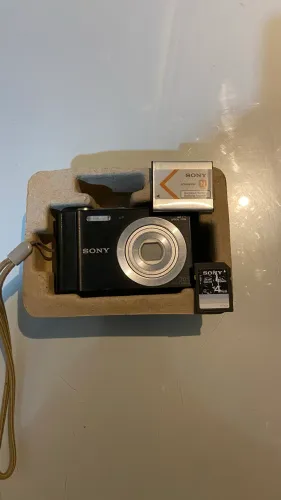 Sony Cyber-shot DSC-W800 Semi Nova + Bateria, Carregador e Cartão 4GB