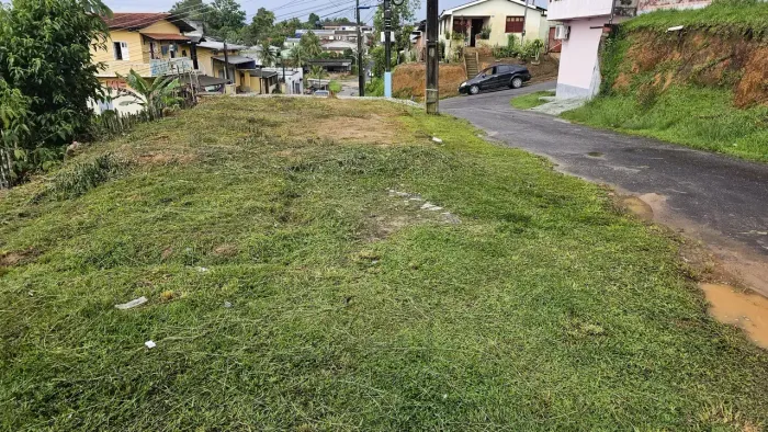 INVISTA NO SEU FUTURO: Terreno Perfeito para Seu Projeto dos Sonhos!